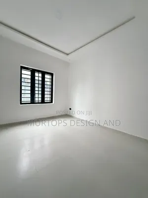 2bdrm Apartment in Lekki Phase 2 for sale