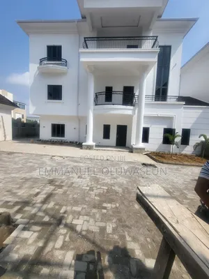 5bdrm Duplex in Guzape District for sale