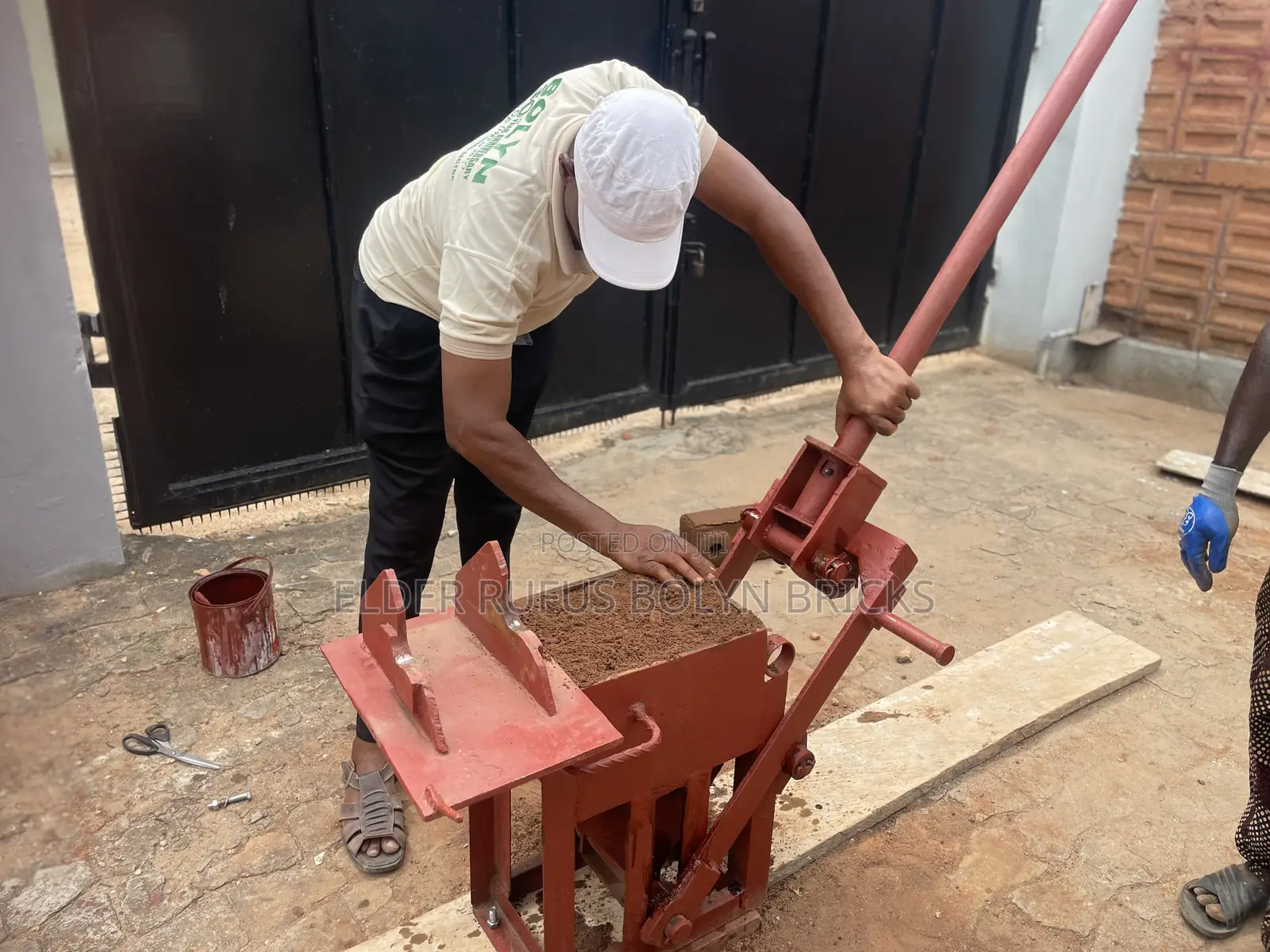 Mud/Adobe Red Soil Block Press/Machine
