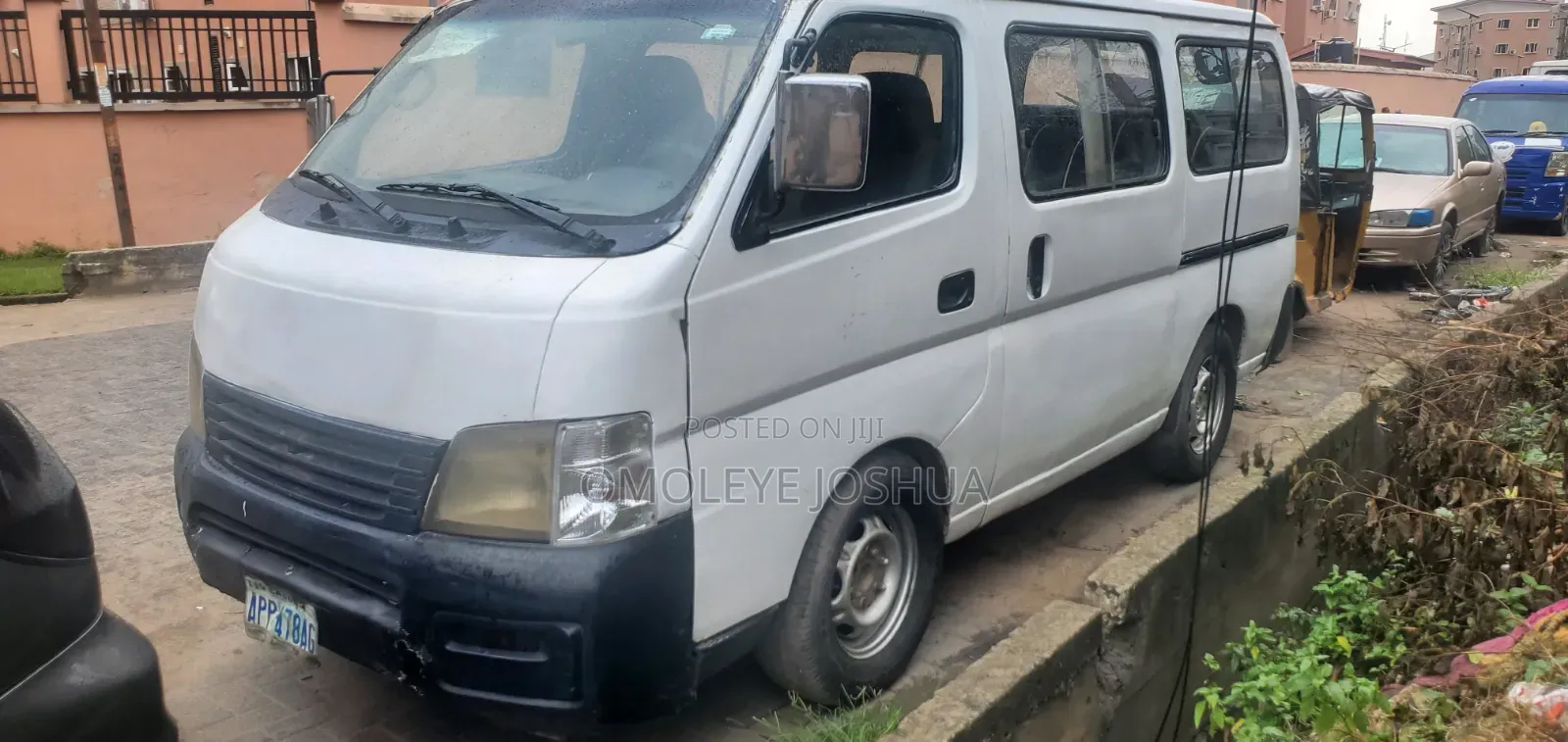 Nissan Caravan (Urvan) 2002 White