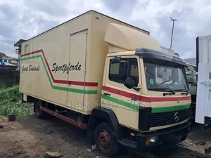 2002 Mercedes 814, Foreign Used Strong Engine, Excellent Condition