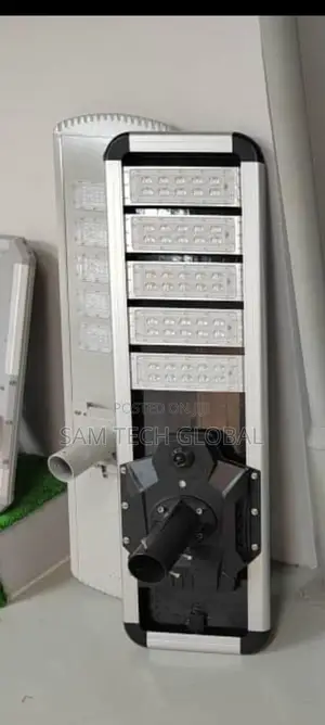 Smart Prismatic Solar Street Light