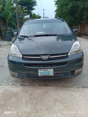Toyota Sienna 2005 Green