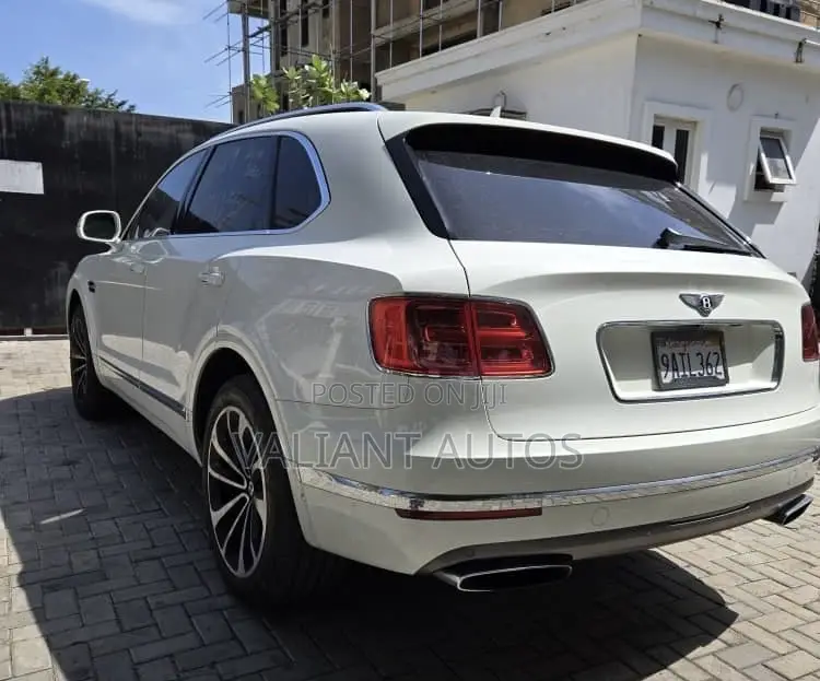 Bentley Bentayga 2017 White