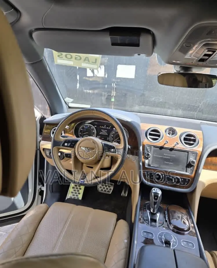 Bentley Bentayga 2017 White
