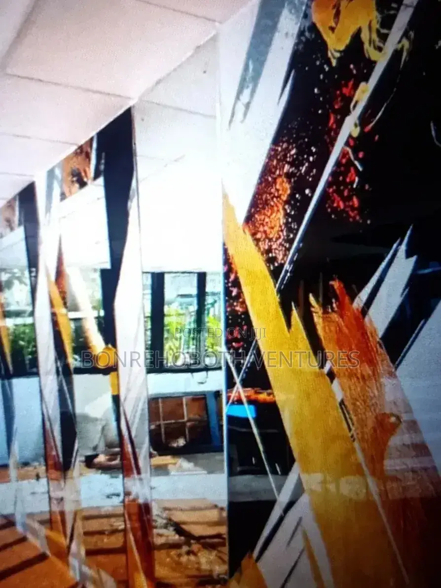 Wall Mirror Board