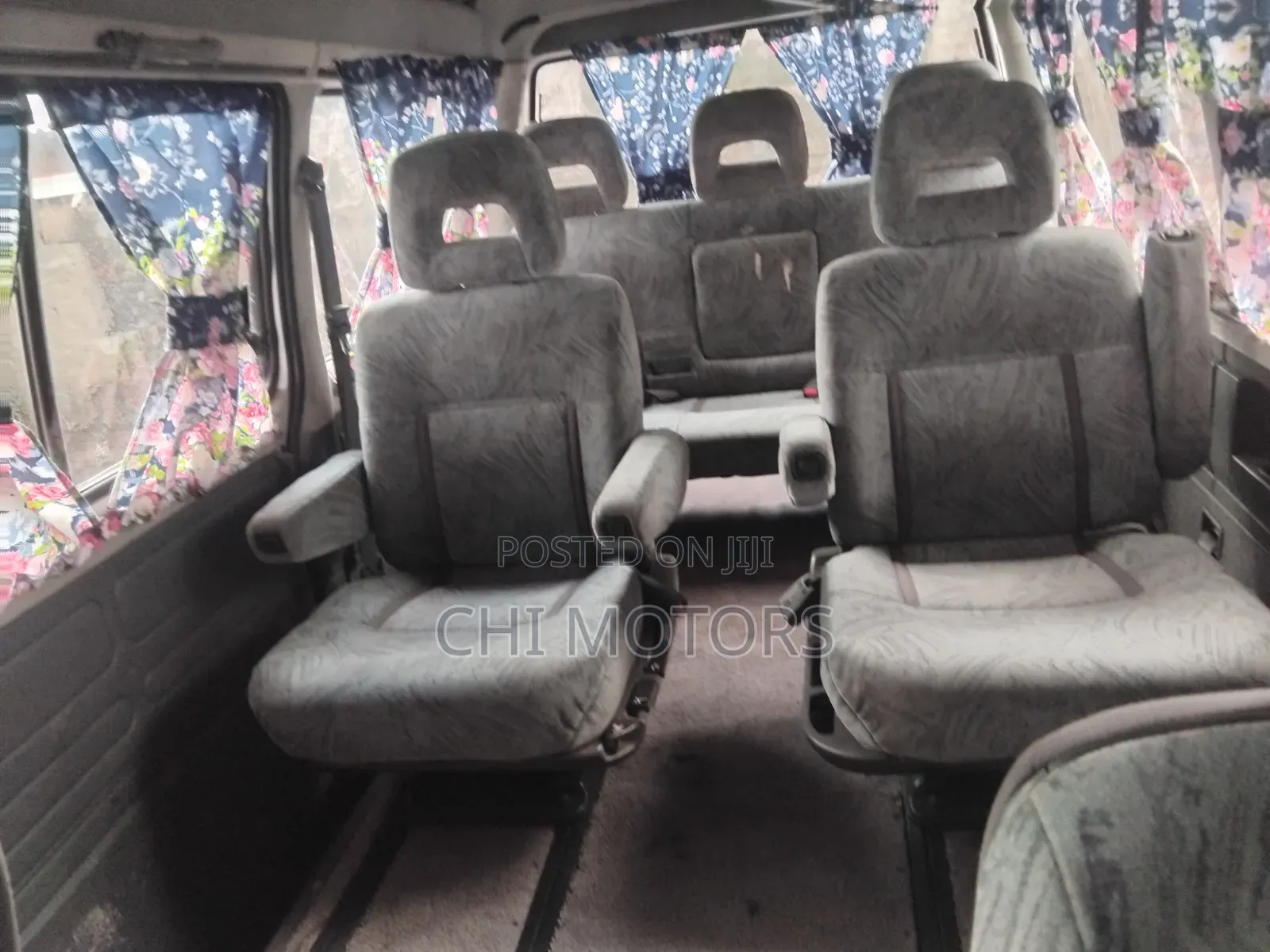 Mitsubishi L300 2005 White