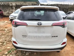 Toyota RAV4 2017 White