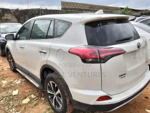 Toyota RAV4 2017 White