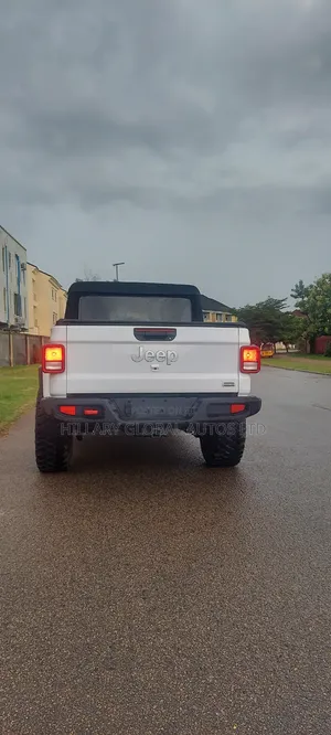 Jeep Gladiator 2022 White