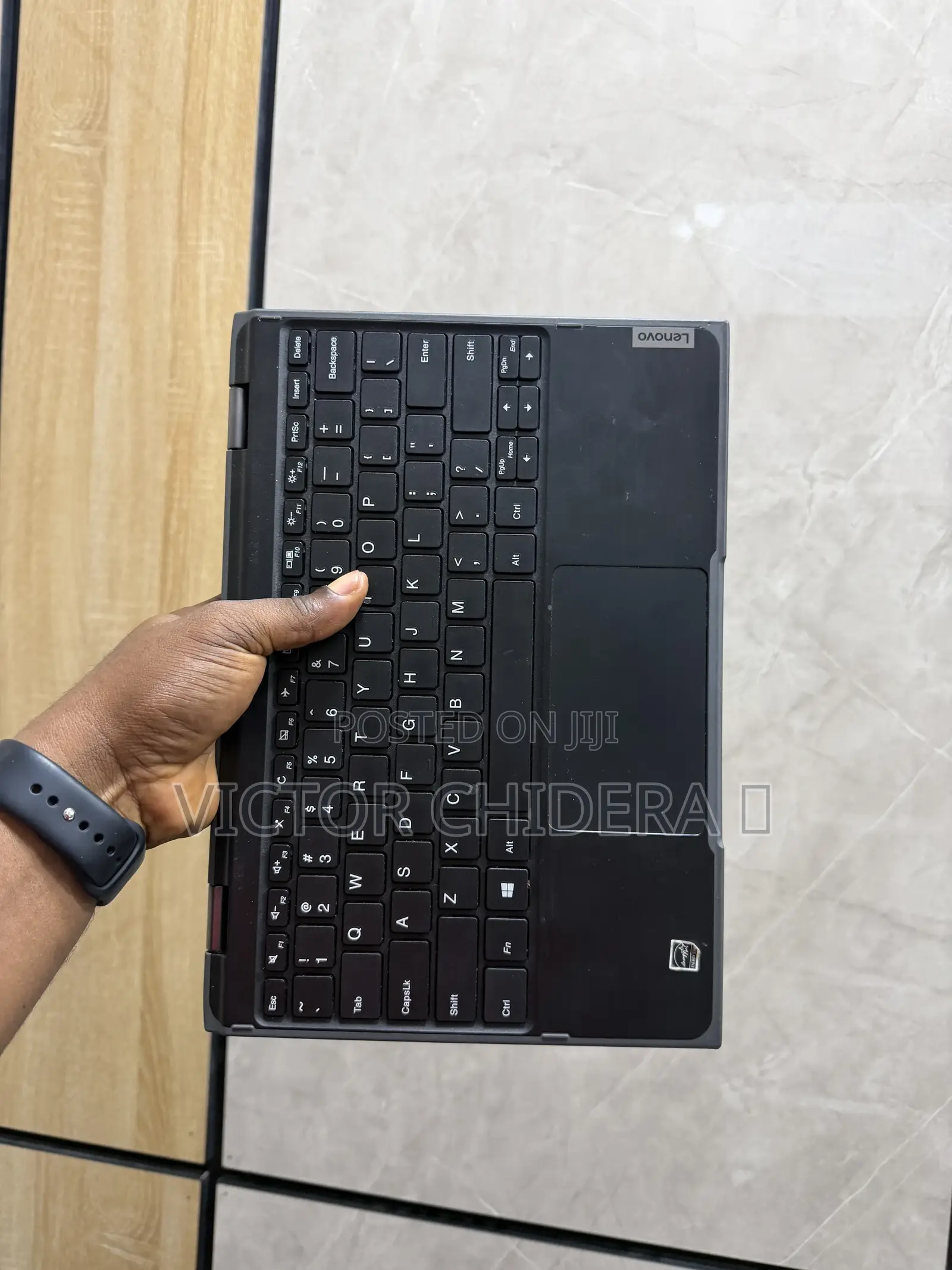 Laptop Lenovo 300e 4GB Intel Celeron SSD 128GB