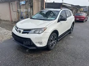 Toyota RAV4 Limited 4dr SUV (2.5L 4cyl 6A) 2015 White