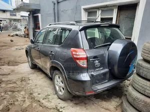 Toyota RAV4 2010 Gray
