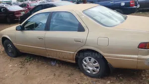 Toyota Camry Automatic 1999 Silver