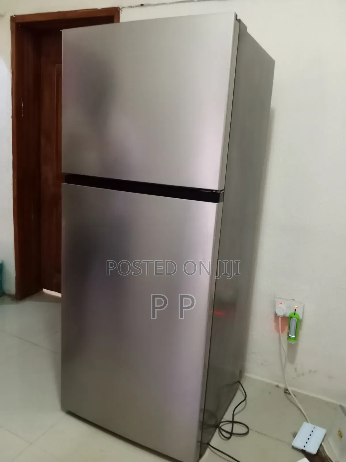 Hisense 375l Double Door Refrigerator