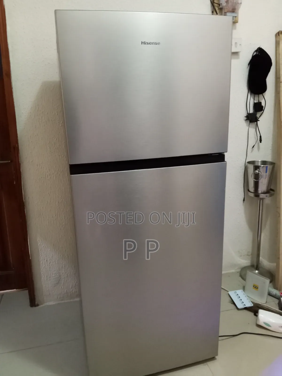 Hisense 375l Double Door Refrigerator