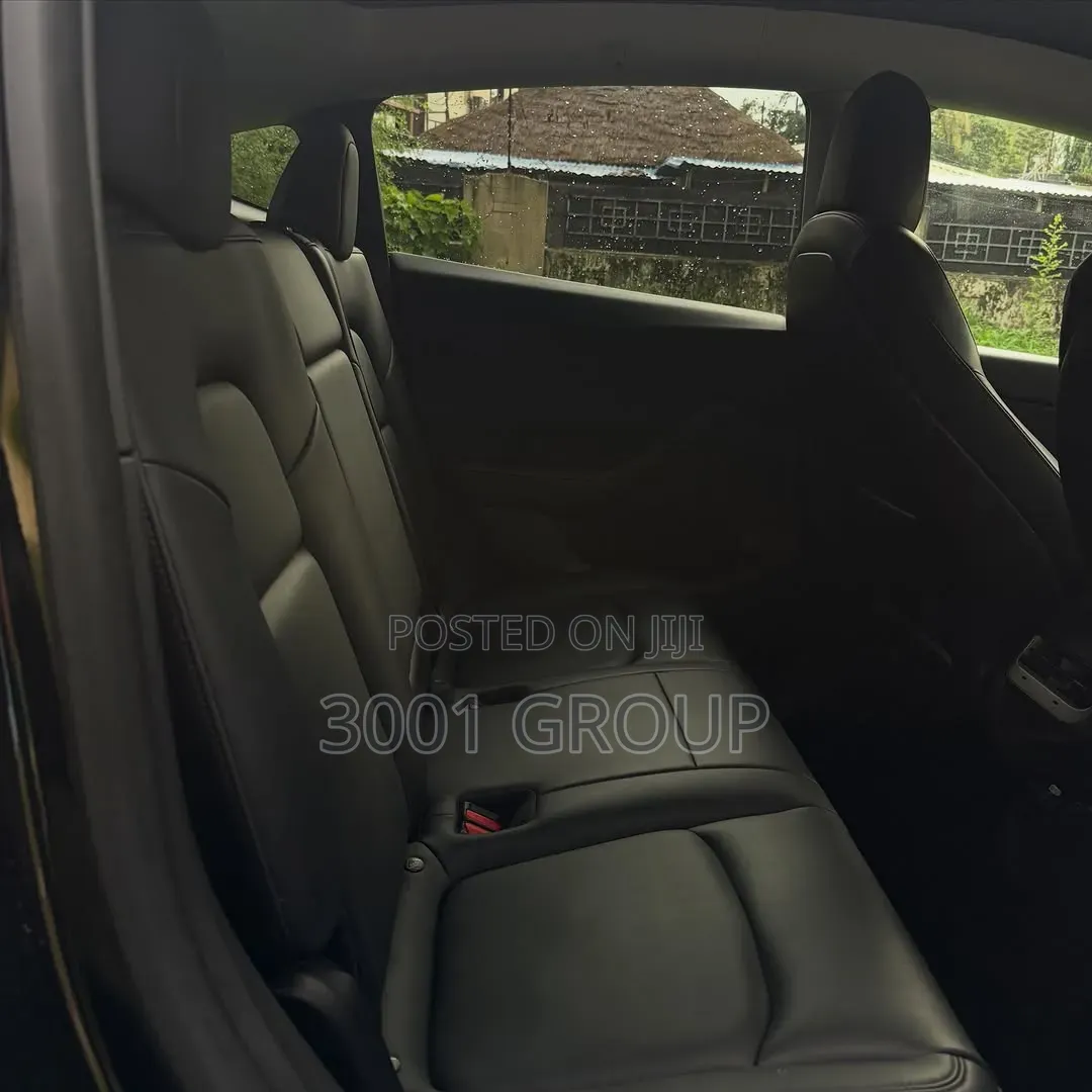 Tesla Model Y 2024 Black