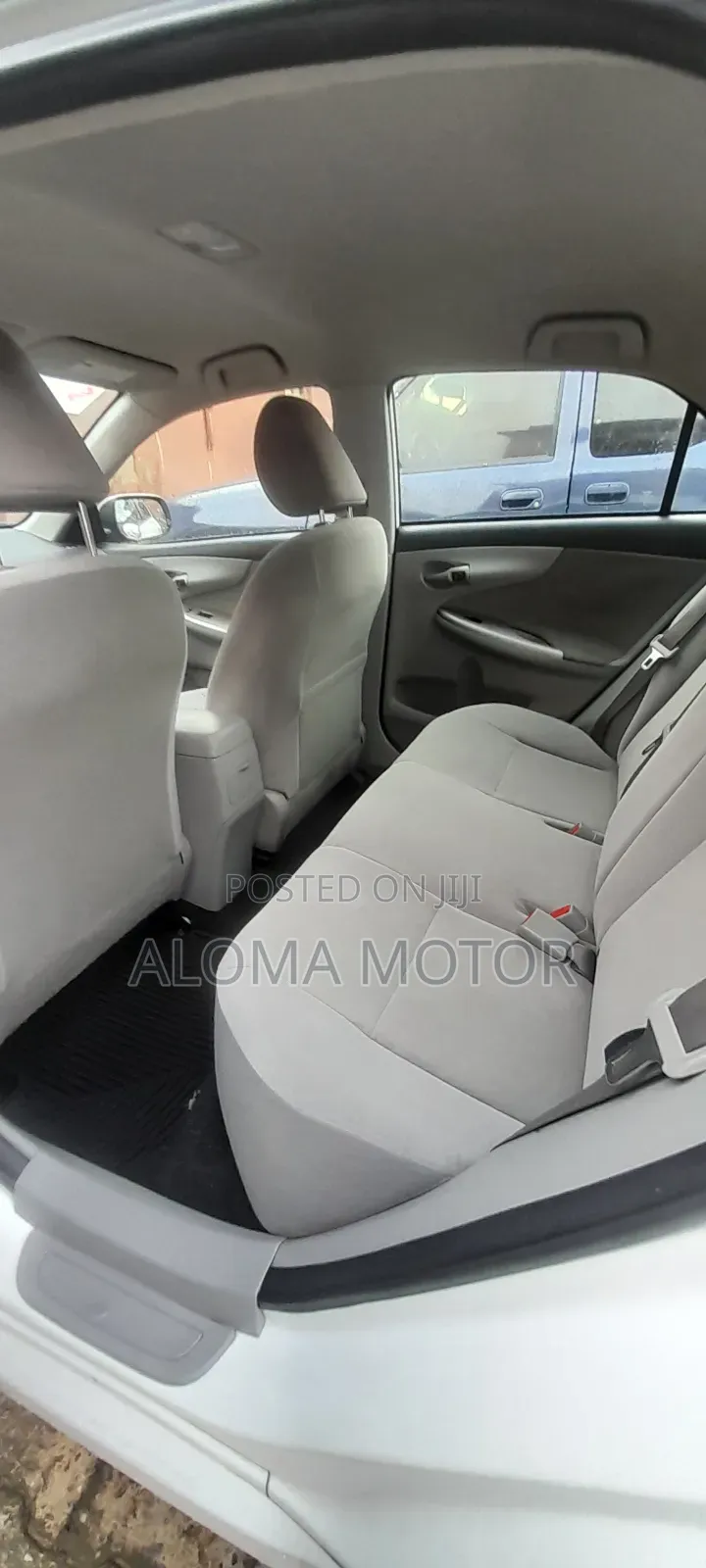 Toyota Corolla 2011 Off white