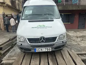 Mercedes-Benz 814D 1998 White