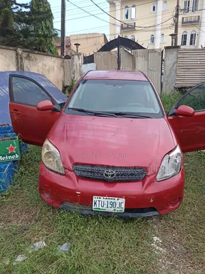 Toyota Matrix XR Hatchback FWD (1.8L 4cyl 4A) 2007 Red