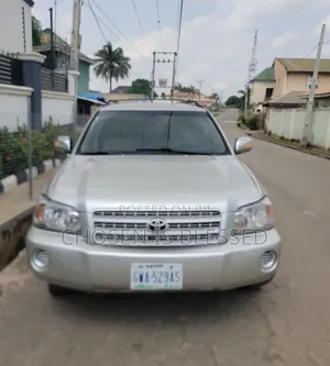 Toyota Highlander Base FWD 2004 Silver