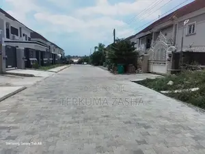4bdrm Duplex in Biltmore Estate, Dakwo District for sale
