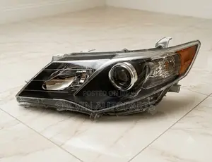 Camry 2012 Se Headlight/Headlamp