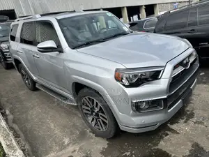 Toyota 4-Runner Limited 4dr SUV 4WD (4.0L 6cyl 5A) 2015 Silver
