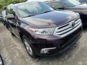 Toyota Highlander Limited 3.5l 4WD 2013 Purple
