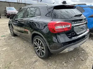 Mercedes-Benz GLA-Class 2017 Black