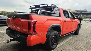 Toyota Tundra Platinum CrewMax 6.5' Bed 2023 Red