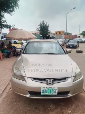 Honda Accord 2005 Gold