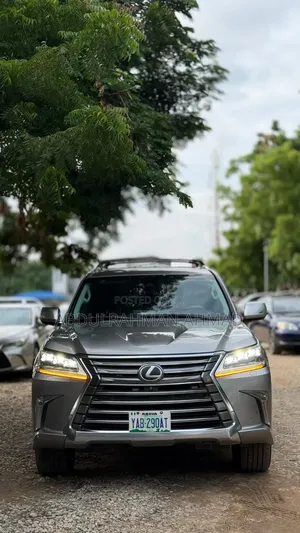 Lexus LX 2018 Gold