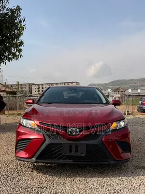 Toyota Camry SE FWD (2.5L 4cyl 8AM) 2018 Red