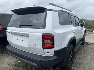 Toyota Land Cruiser 2025 White