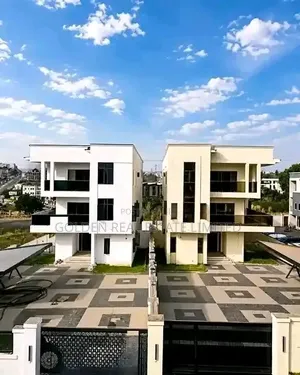 5bdrm Duplex in Guzape District for sale