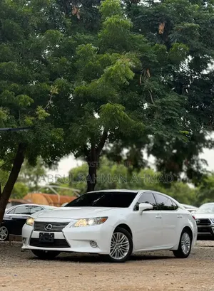 Lexus ES 2016 White