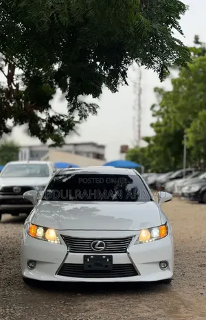 Lexus ES 2016 White