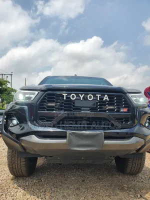 Toyota Hilux 2025 Black