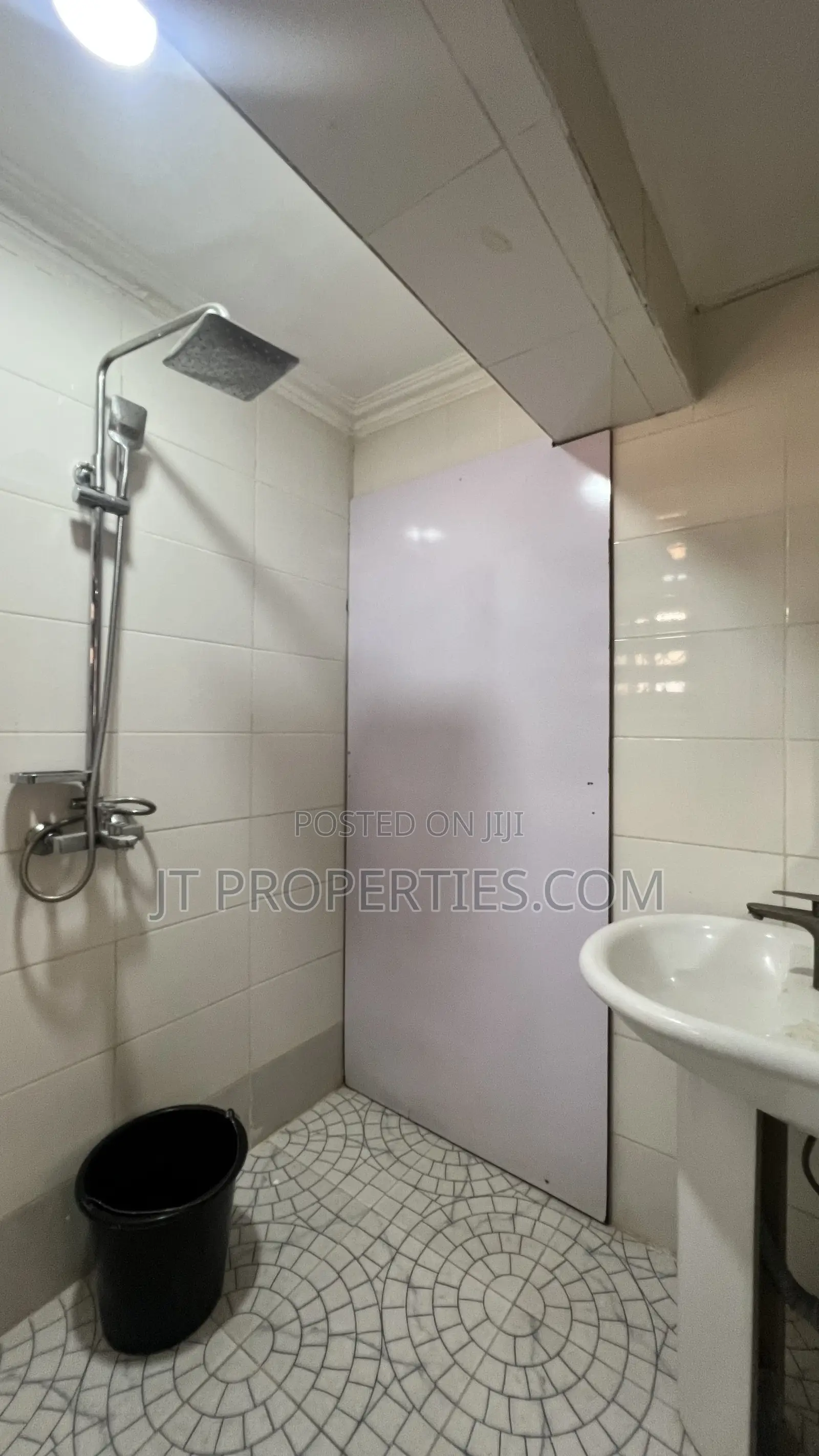 Beautifully Designed 2bed Wuse 2