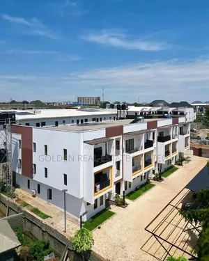 5bdrm Duplex in Guzape District for sale