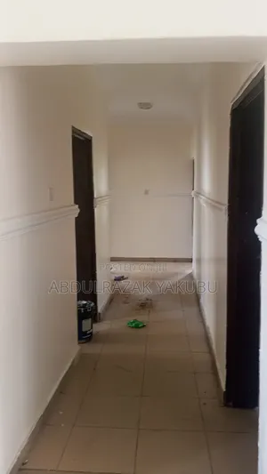 3bdrm Block of Flats in Sunnyside Homes, Sabon Lugbe for rent