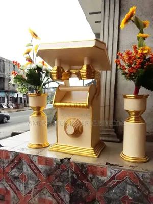Pulpit for Model Church With 2 Flower Vase