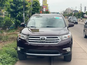 Toyota Highlander 2012 Burgundy