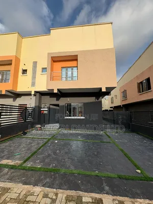 5bdrm Duplex in Paradise, Life Camp for sale