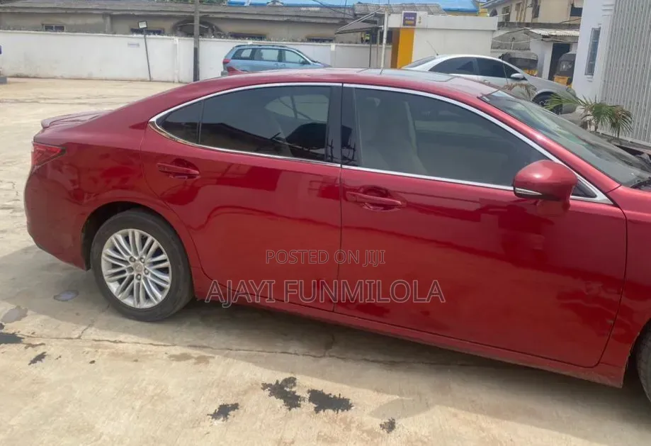 Lexus ES 2014 Red
