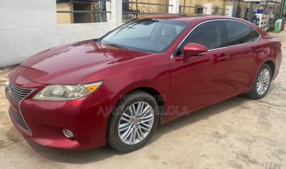 Lexus ES 2014 Red