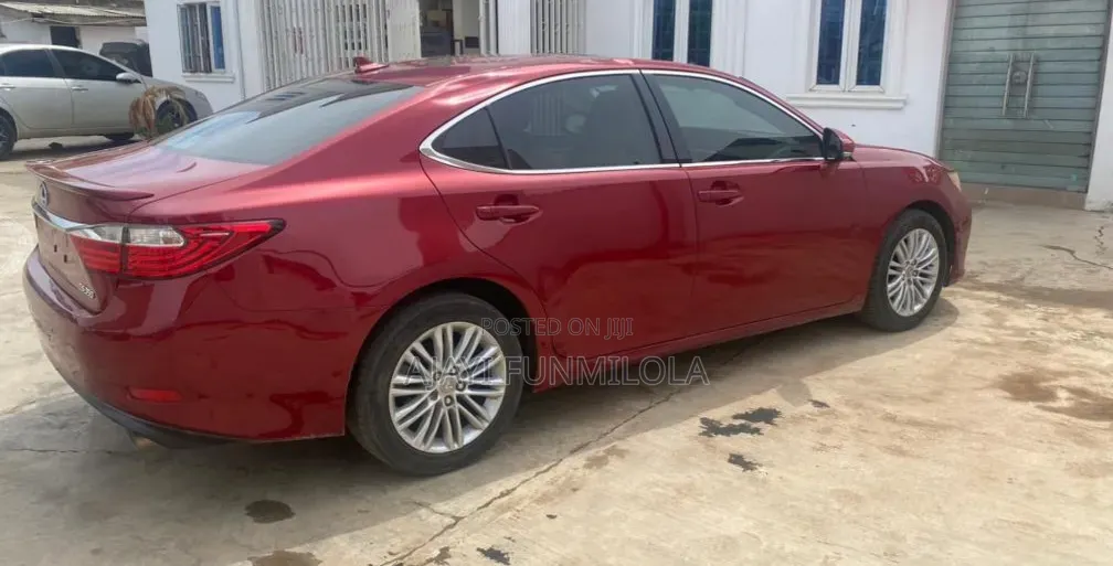 Lexus ES 2014 Red