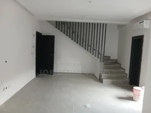 2bdrm Block of Flats in Ilasan for rent