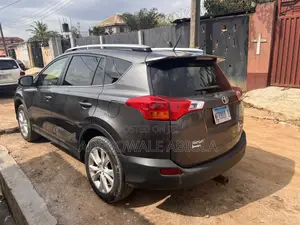 Toyota RAV4 Limited FWD (2.5L 4cyl 6A) 2013